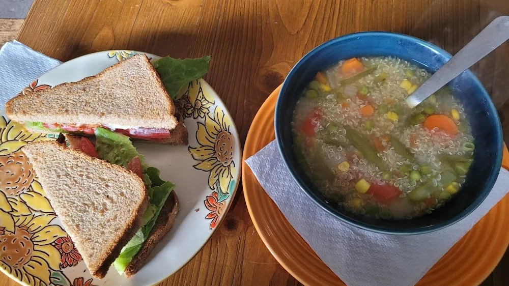 blt and Quinoa Vegetablesouo